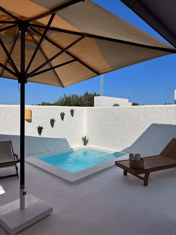 Villa S+3 meublée avec piscine — Amilcar, Carthage, à 300 m de la plage